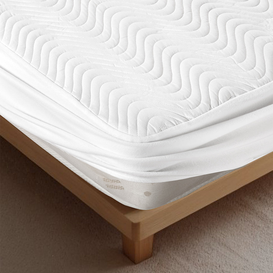 Luna Kapitone Sıvı Geçirmez Fitted Alez 200x200 cm Beyaz