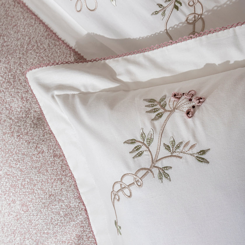 Hella Çift Kişilik Nakışlı Nevresim Seti Beyaz (7 Parça)