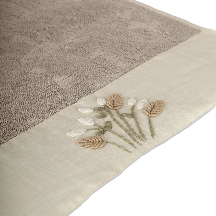 Льняное полотенце для рук с вышивкой бамбука