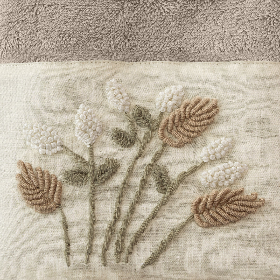 Льняное полотенце для рук с вышивкой бамбука