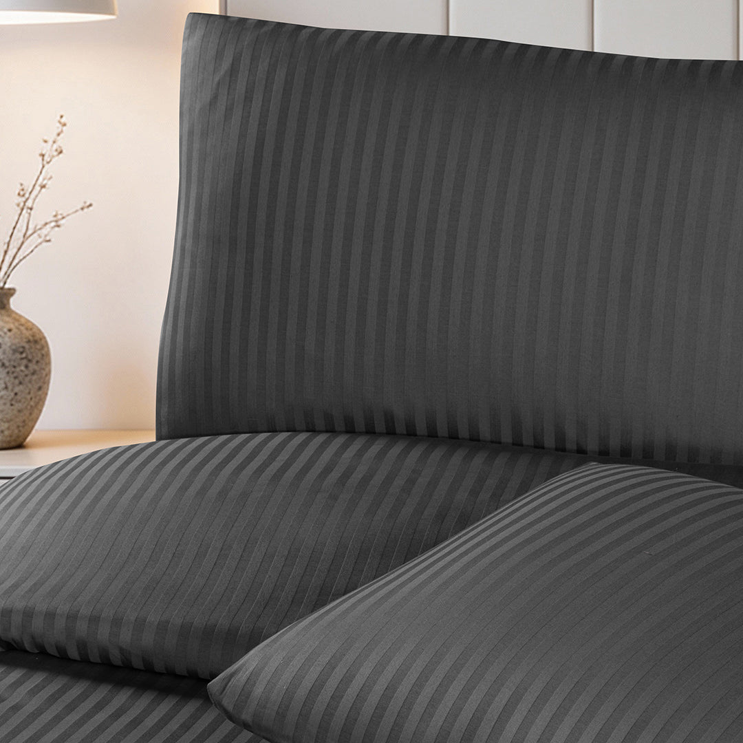 Linestyle Double 100% Cotton Sateen (228 Thread Count) Duvet Cover Set Anthracite (3 Pieces)
