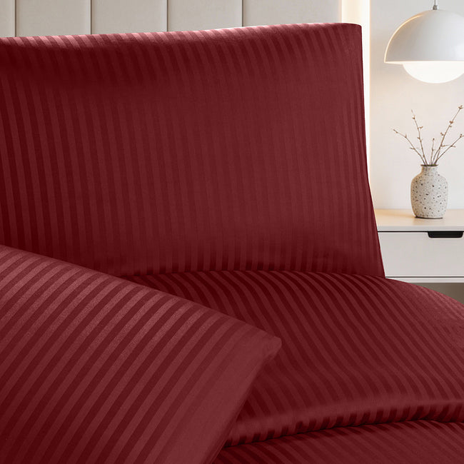 Linestyle Çift Kişilik %100 Pamuk Saten (90 Tel) Nevresim Seti Bordo (3 Parça)