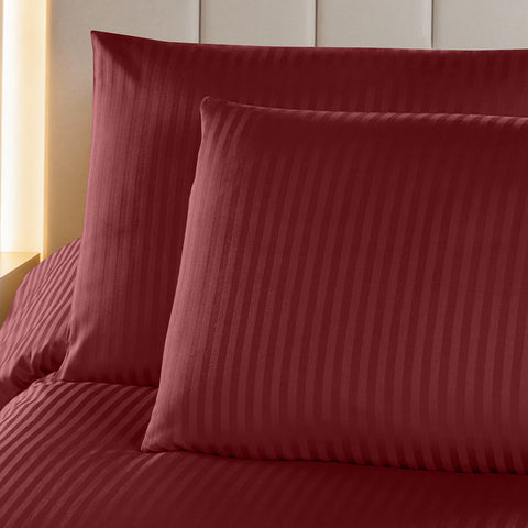 Linestyle King Size Kişilik %100 Pamuk Saten (90 Tel) Nevresim Seti Bordo (3 Parça)