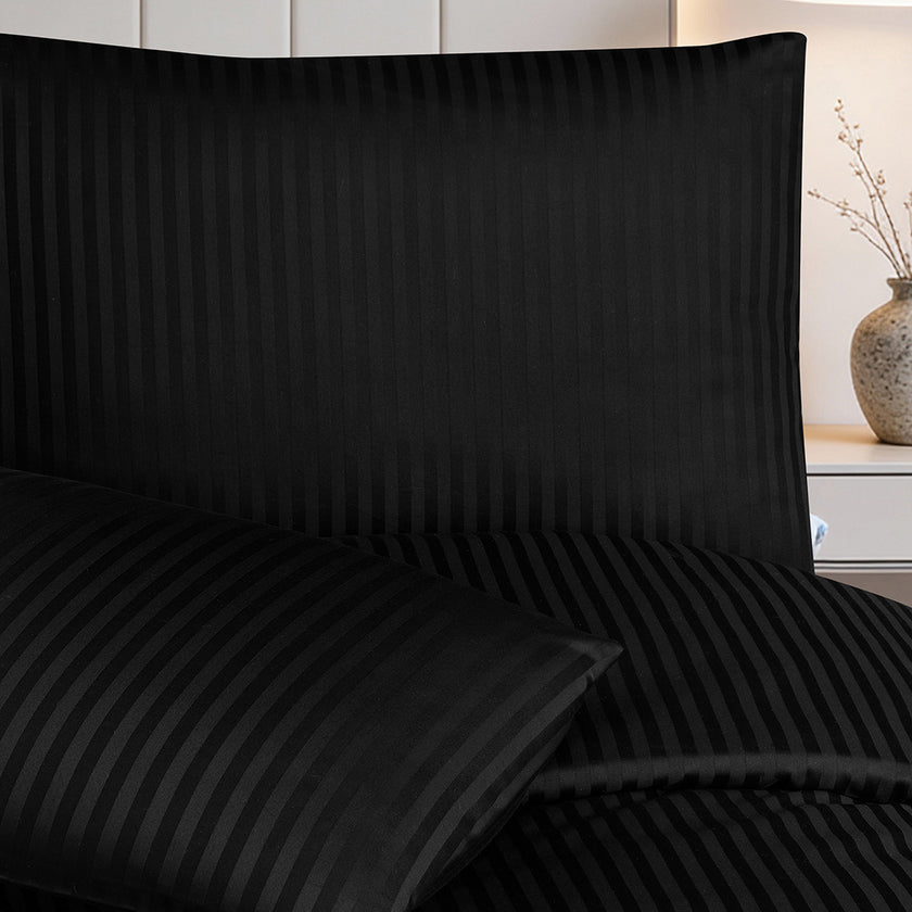 Linestyle Çift Kişilik %100 Pamuk Saten (90 Tel) Nevresim Seti Siyah (3 Parça)
