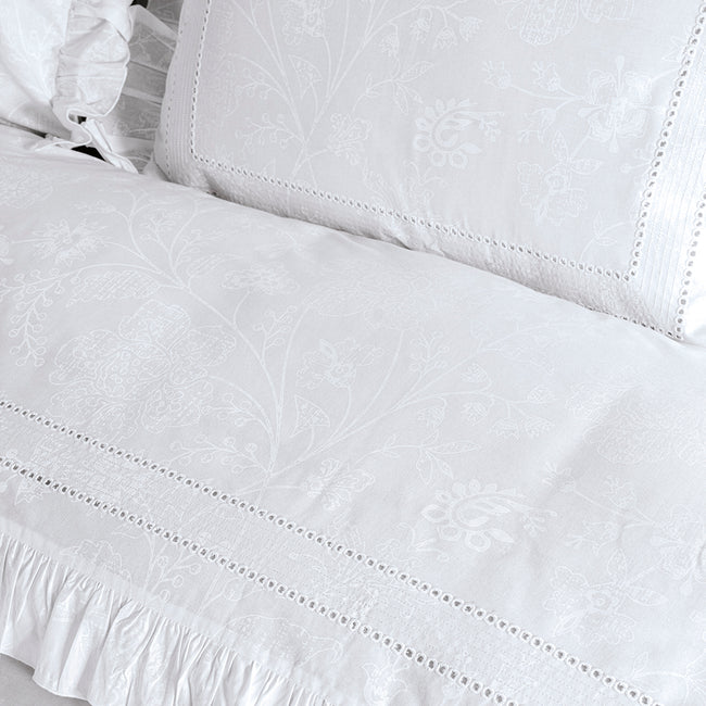 Regina Çift Kişilik Fırfırlı Nevresim Takımı Beyaz (6 Parça)